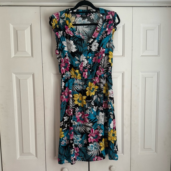 a.n.a Dresses & Skirts - Ana Women’s Floral Vacation Dress Size 10
